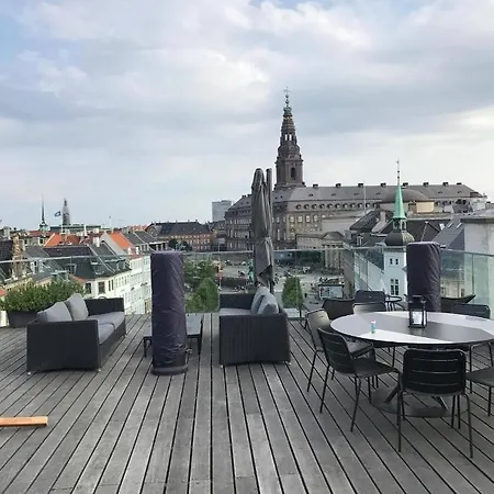 Luxury Penthouse With Private Rooftop Terrace Lägenhet